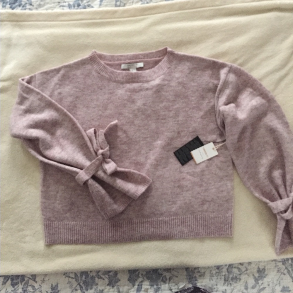 BNWT Super soft sweater